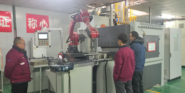 龙岩自动喷砂机选型要点,看完少走弯路。